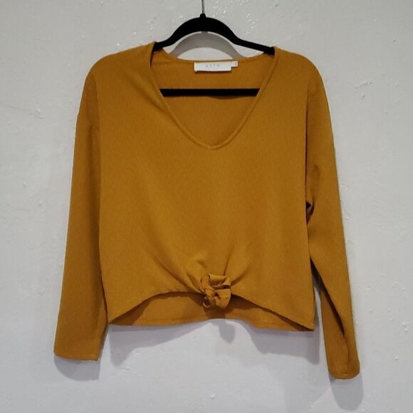 ASTR The Label Gold Tie Blouse Size S - Picture 3 of 9